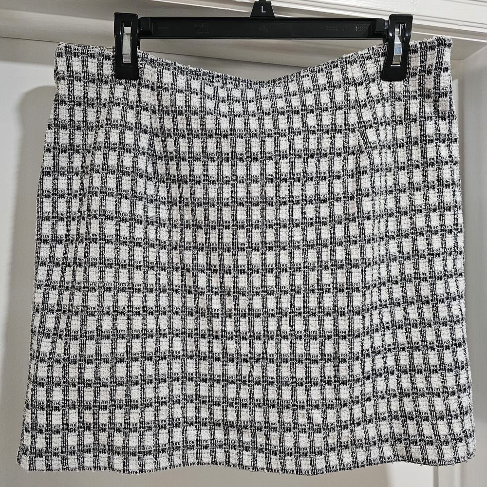 H&M Black and White Patterned Mini Skirt